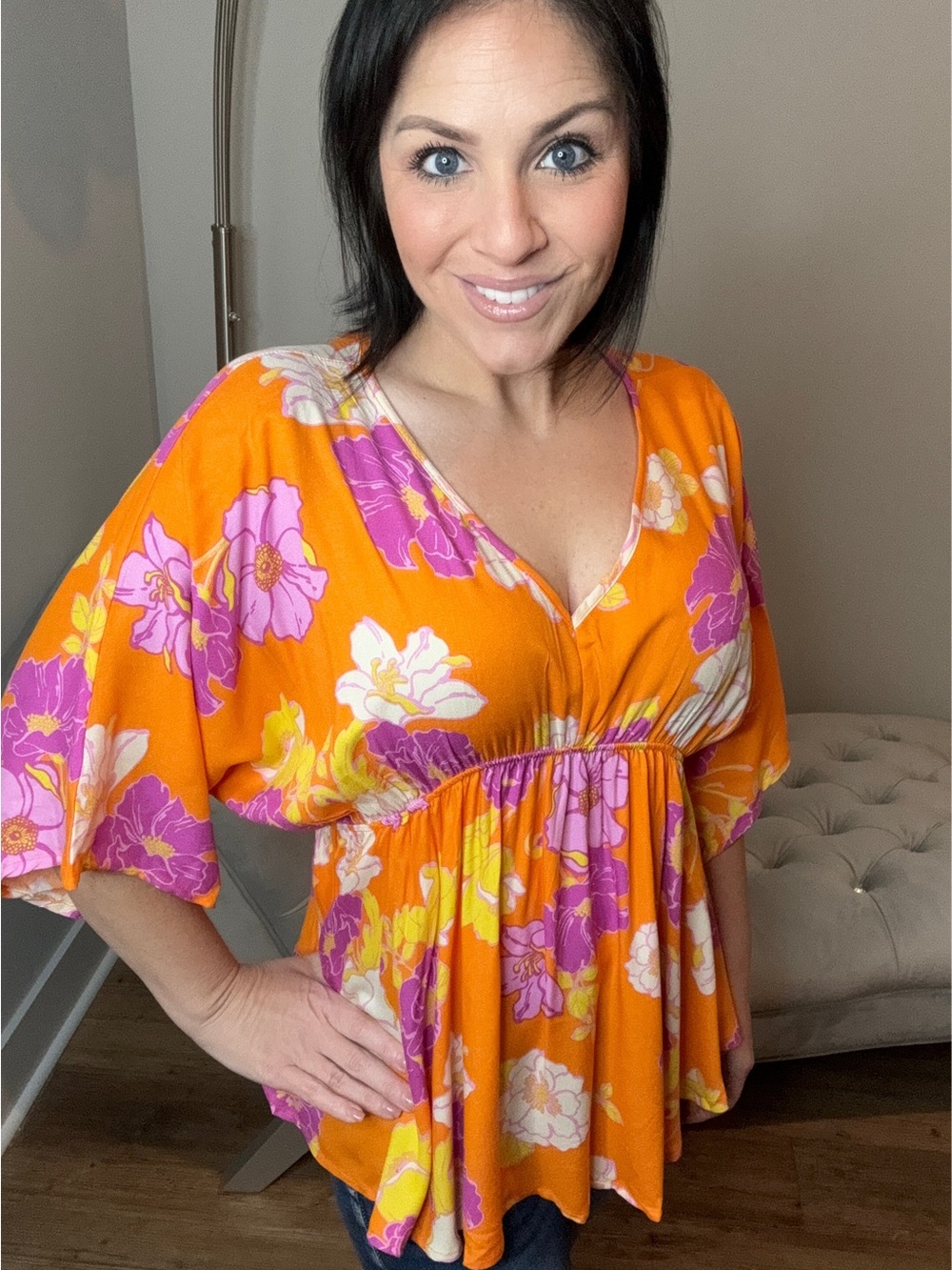 Medium White Birch Women’s Orange Floral V-Neck Flowing Blouse